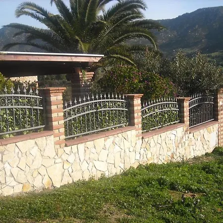 Crown Solanas (Cagliari)